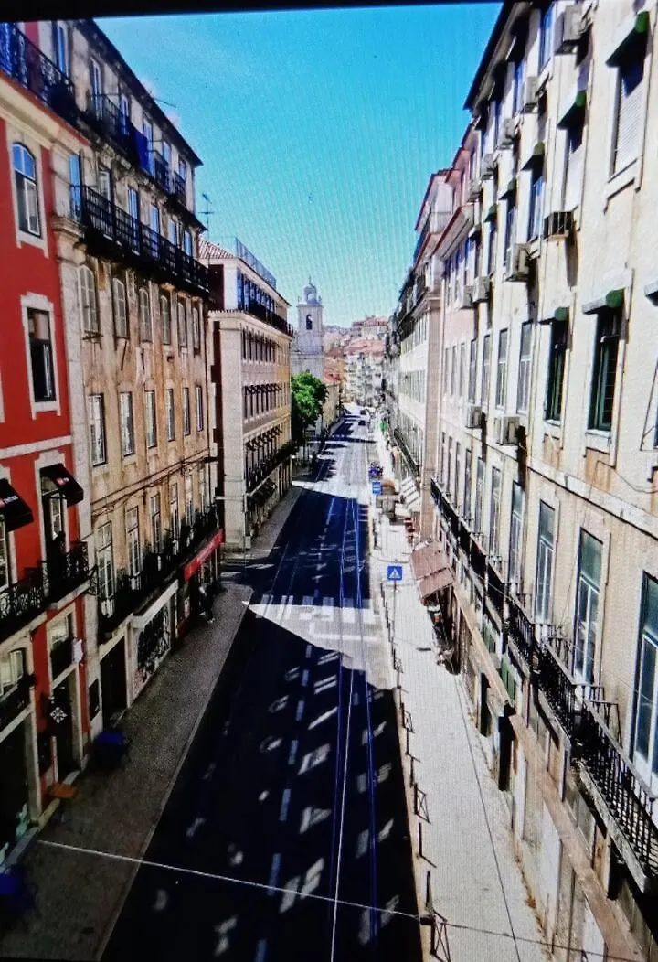 Apartment Light And Comfortable Flat In The Center Lisbon